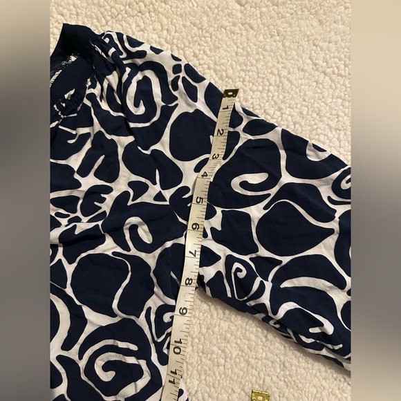 Crown & Ivy Women’s Blouse size Large - Picture 10 of 11